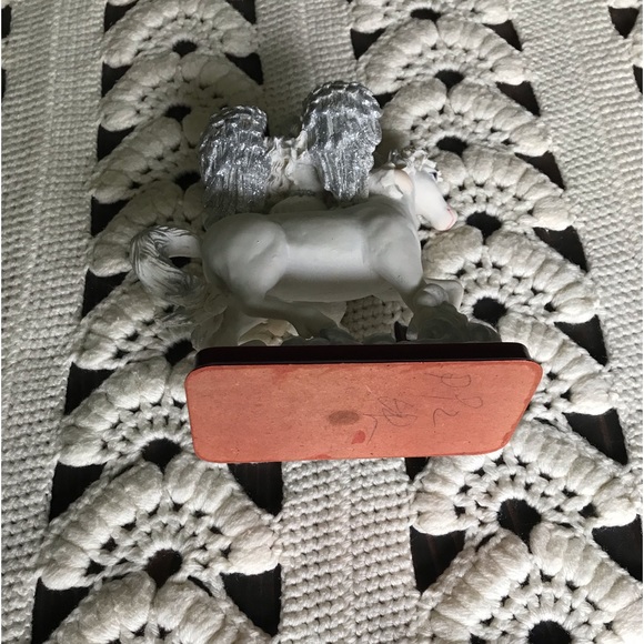 Vintage Guardian Angel Sculpture Decor Stunning Glitter Wings - Picture 4 of 14